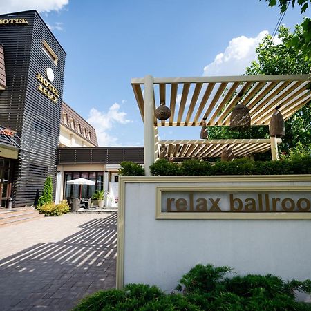 Hotel Relax Craiova Exterior photo