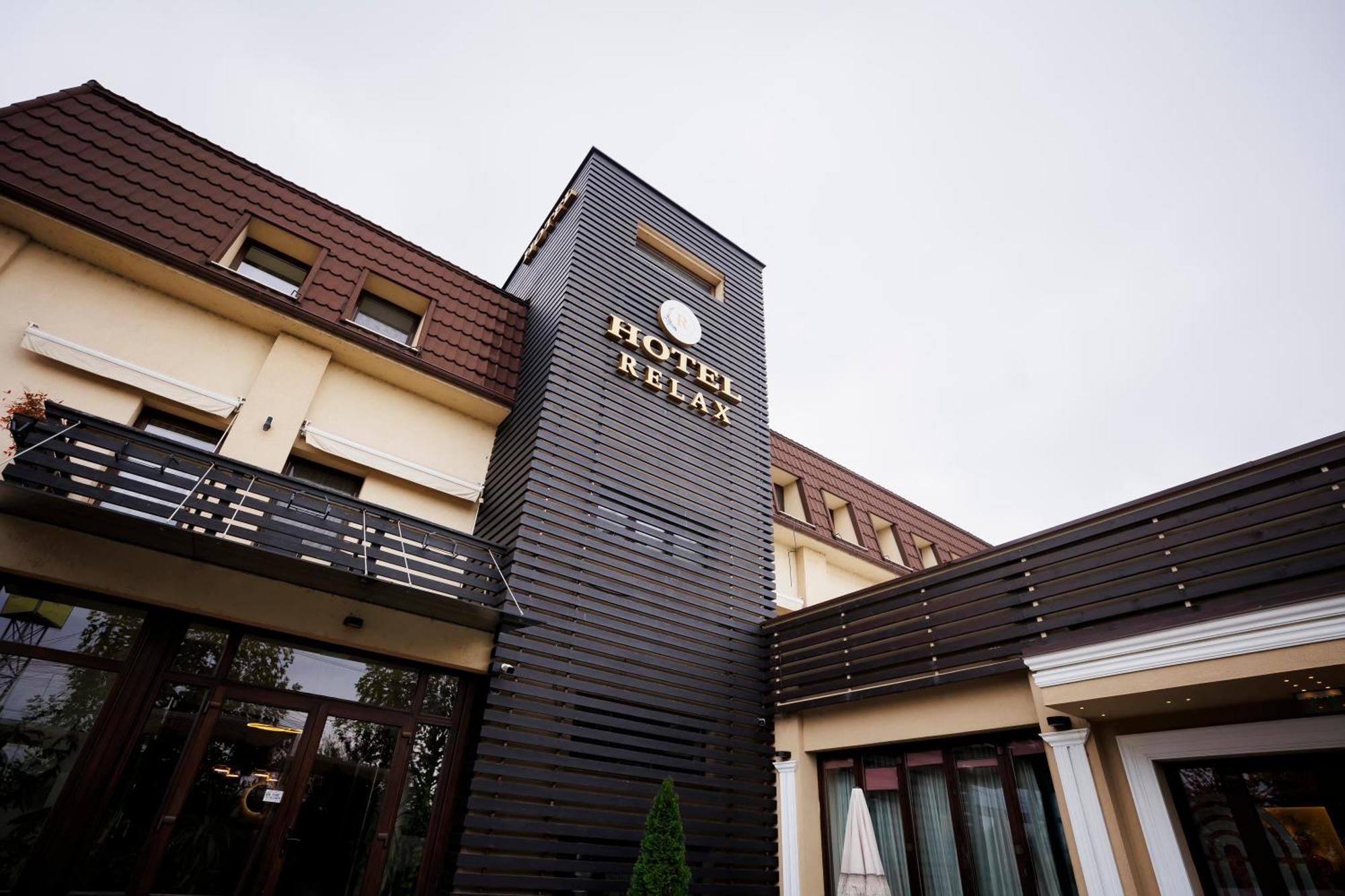 Hotel Relax Craiova Exterior photo