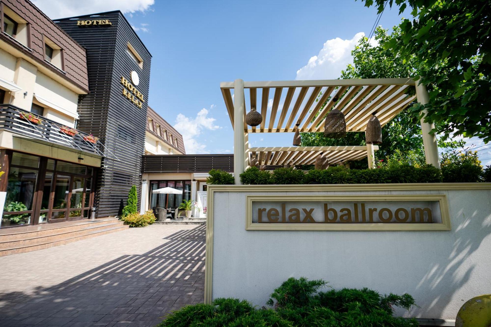 Hotel Relax Craiova Exterior photo